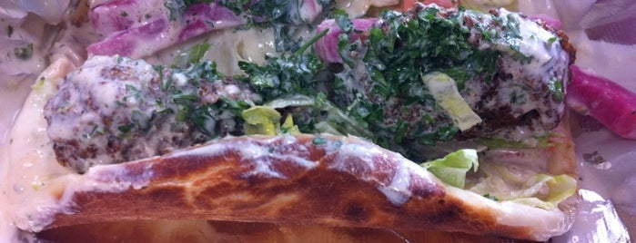 Phoenicia Lebanese Cuisine is one of Posti che sono piaciuti a Sam.