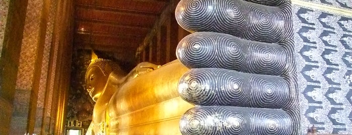 Wat Pho is one of Good Places for Travelling.