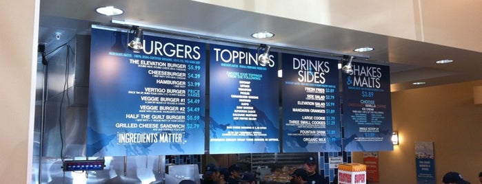 Elevation Burger is one of สถานที่ที่บันทึกไว้ของ Kelly💕🍓.