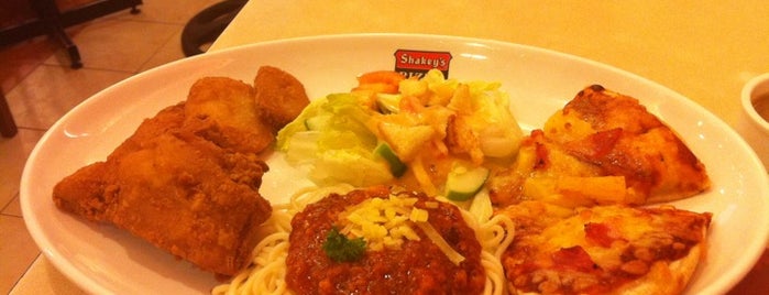 Shakey’s is one of Foodtrip and Les Chill Baby! :).