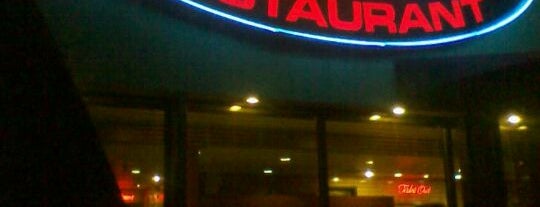 Hollywood Grill Restaurant is one of Locais curtidos por Al.
