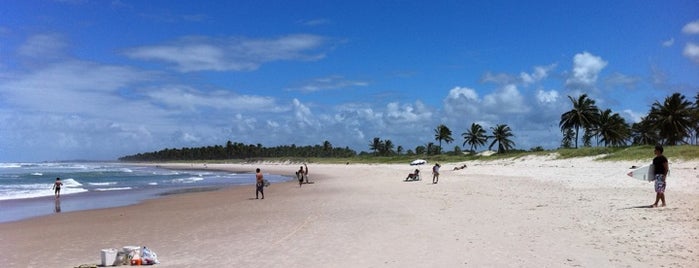 Praia do Francês is one of Mundo adentro.