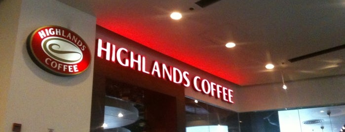 Highlands Coffee is one of สถานที่ที่ Ayna ถูกใจ.