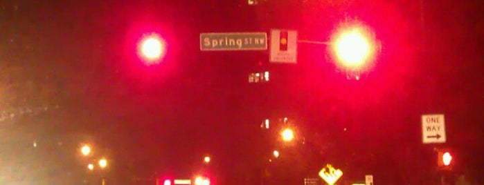 North Ave & Spring St is one of Chesterさんのお気に入りスポット.