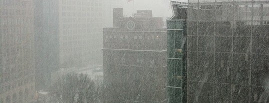 Snowpocalypse 2011 is one of Davidさんの保存済みスポット.
