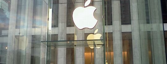 Apple Fifth Avenue is one of Essential New York City.