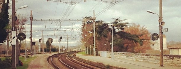 Gare SNCF de Tarascon sur Rhône is one of Tempat yang Disukai Valeria.