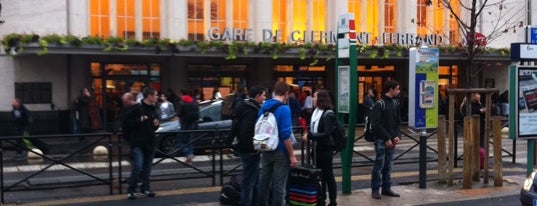 Gare SNCF de Clermont-Ferrand is one of Tourisme.