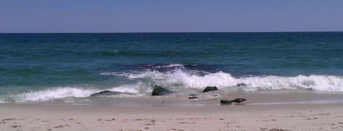 The Beach is one of Lugares favoritos de John.