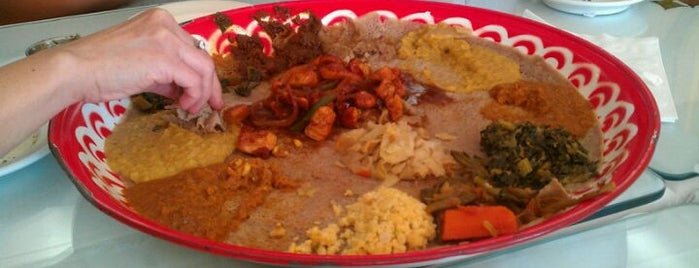 Meskerem Ethiopian Cuisine is one of Lugares favoritos de Phoenix.