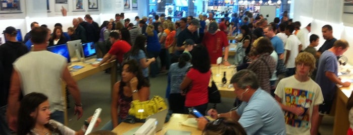 Apple Danbury Fair Mall is one of US Apple Stores.
