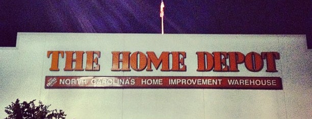 The Home Depot is one of Lugares favoritos de Dan.