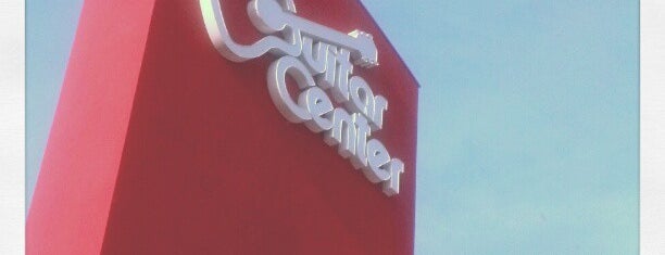 Guitar Center is one of Lugares favoritos de Aljon.