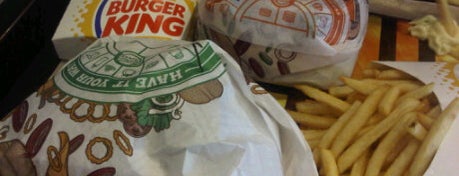 Burger King is one of Sanguchones,Hamburguesa,Chicharrones,Salchipaperia.