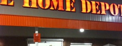 The Home Depot is one of Adán 님이 좋아한 장소.