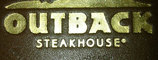 Outback Steakhouse is one of Lugares favoritos de Bruce.
