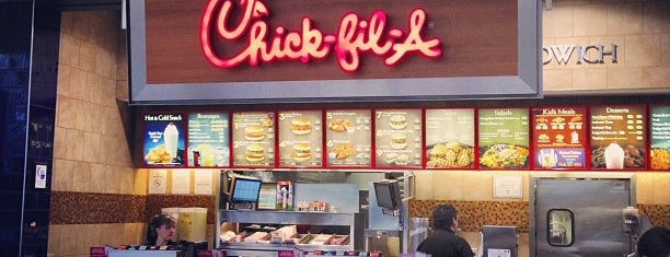 Chick-fil-A is one of Kaylinaさんのお気に入りスポット.