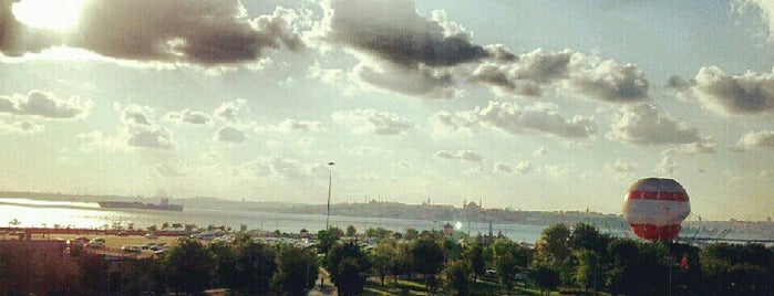 Shine is one of Kaan İstanbul.