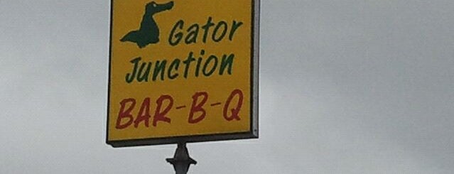 Gator Junction is one of สถานที่ที่ Bobby ถูกใจ.