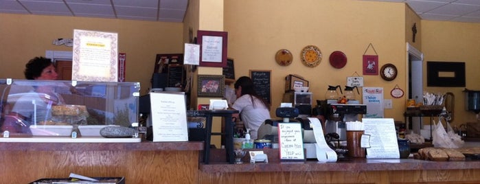 Cucina Mia Cafe & Deli is one of Orte, die Sangria gefallen.