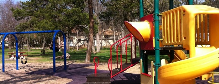 Eastwoods Park is one of Lugares favoritos de Maggie C.