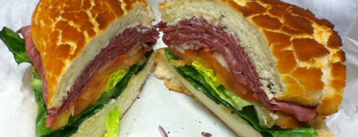 Good Luck Cafe & Deli is one of FiDi Lunch Grab & Go(-Tos).