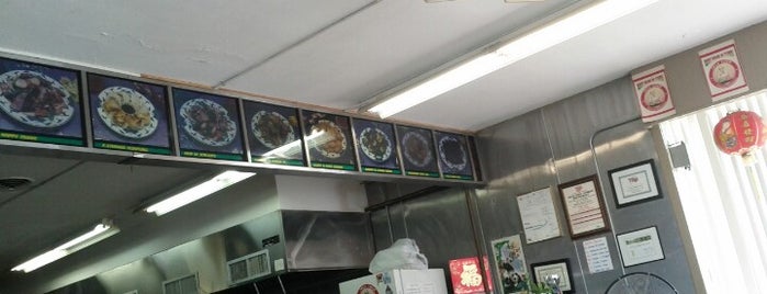 Jack Chen Chinese Restaurant is one of Posti che sono piaciuti a Ez.