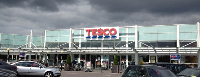 Tesco is one of Lugares favoritos de Jon.