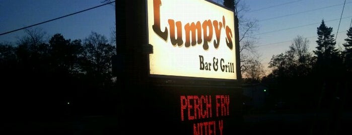 Lumpy's Sports Bar & Grill is one of Orte, die Adrian gefallen.