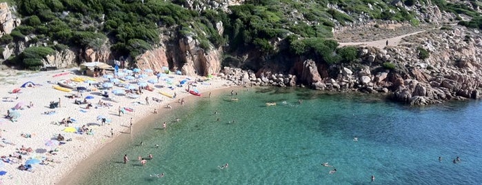 Li Cossi is one of Sardinie pláže.