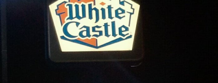 White Castle is one of Selenaさんのお気に入りスポット.