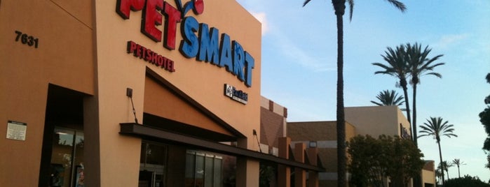 PetSmart is one of Lugares favoritos de G.