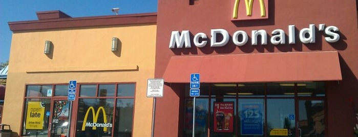 McDonald's is one of Orte, die Tamara gefallen.