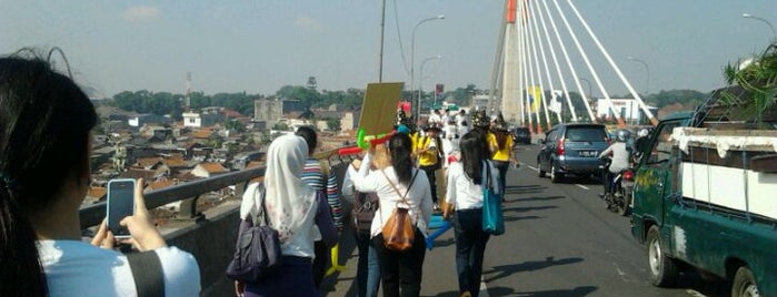 Jembatan Layang Pasupati is one of favorite Places in bandung.