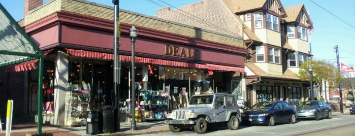 Deals is one of สถานที่ที่ Clementine ถูกใจ.