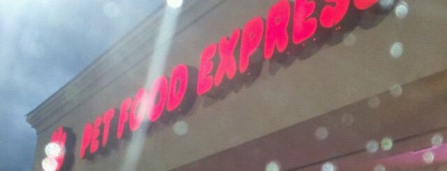Pet Food Express is one of Tempat yang Disukai David.
