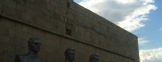 Монумент павшим войнам в великой отечественной войне! is one of Шолоховские места.