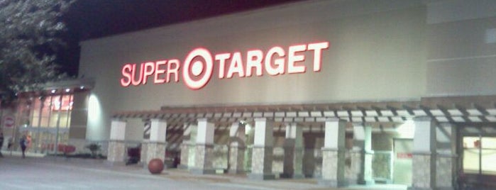 Target is one of Tempat yang Disukai Daniel.
