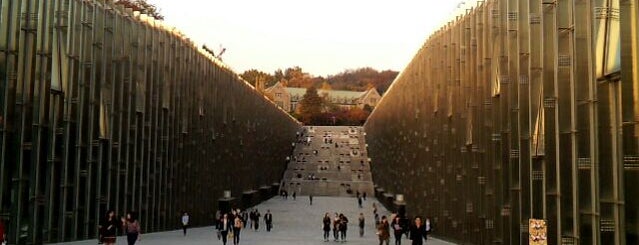 Ewha Womans University is one of my favorite places ♥.