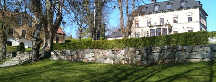 Görvälns Slott is one of Tempat yang Disukai eric.