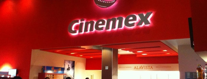 Cinemex is one of Lugares favoritos de VIP ACCESS.