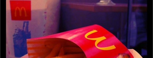 แมคโดนัลด์ & แมคคาเฟ่ is one of Love ♥ Dining.