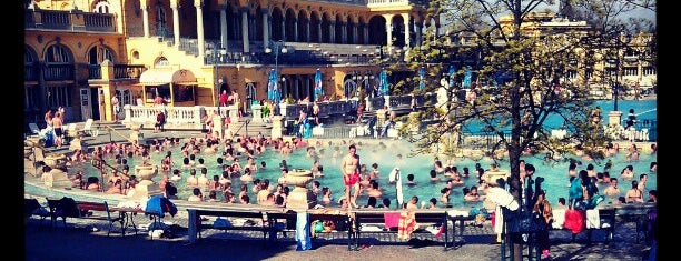 Széchenyi Thermalbad is one of Budapest Landmarks.
