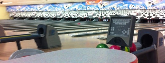 Walnut Hill Bowl is one of Matt’s Liked Places.