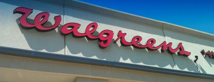 Walgreens is one of สถานที่ที่บันทึกไว้ของ Kat.