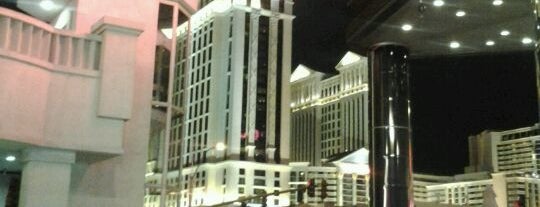 Caesars Palace Hotel & Casino is one of Places to go before I die - America.