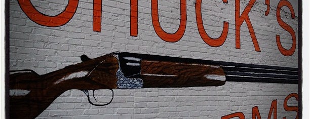 Chuck's Firearms is one of Lugares favoritos de Chester.