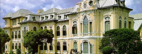 Bang Khunphrom Palace is one of Unseen Bangkok.