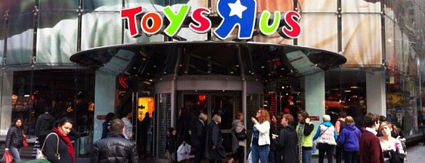 Toys"R"Us is one of Holiday Season in NYC.