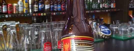Red Pub is one of Bares Puerto Vallarta.